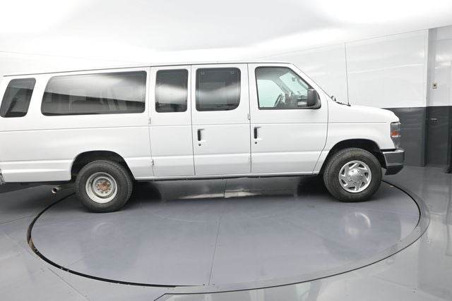 2010 Ford E-350SD XLT