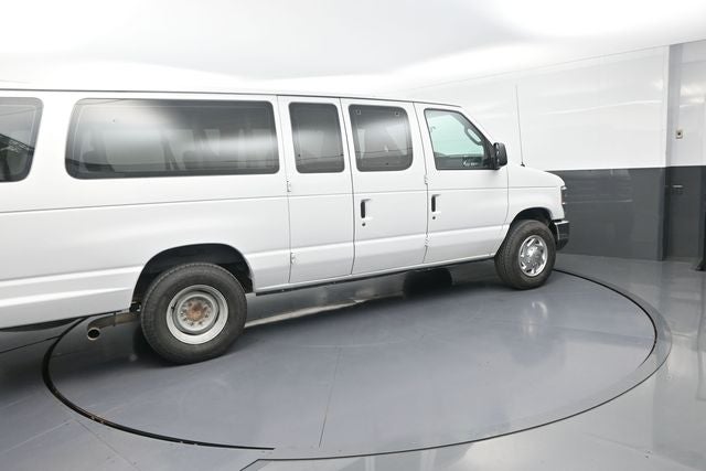 2010 Ford E-350SD XLT