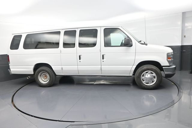 2010 Ford E-350SD XLT