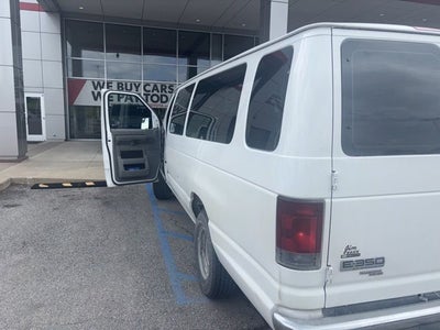 2010 Ford E-350SD XLT