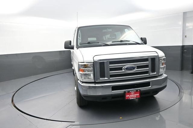 2010 Ford E-350SD XLT
