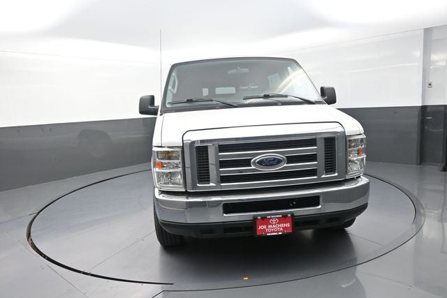 2010 Ford E-350SD XLT