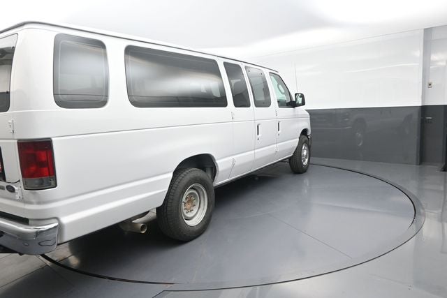 2010 Ford E-350SD XLT
