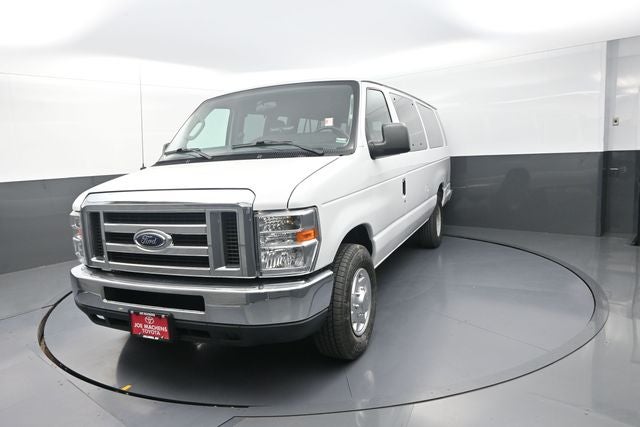 2010 Ford E-350SD XLT