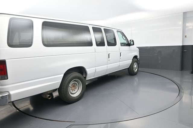 2010 Ford E-350SD XLT