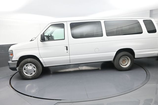 2010 Ford E-350SD XLT