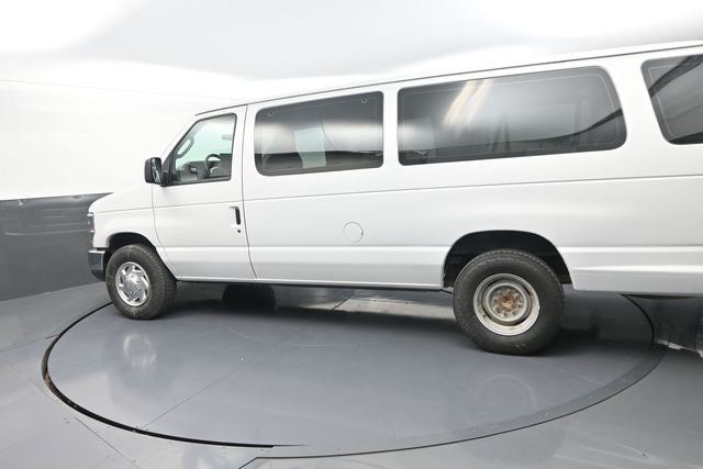 2010 Ford E-350SD XLT
