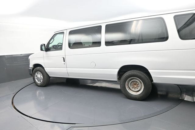 2010 Ford E-350SD XLT