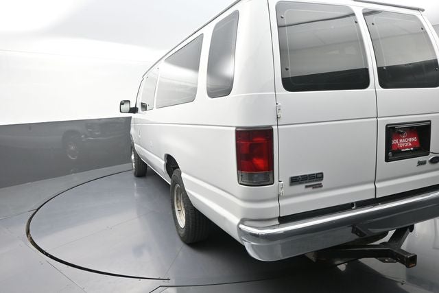 2010 Ford E-350SD XLT