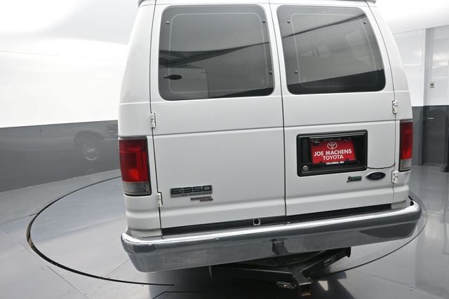 2010 Ford E-350SD XLT