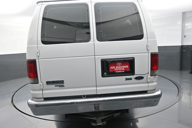 2010 Ford E-350SD XLT
