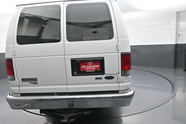 2010 Ford E-350SD XLT