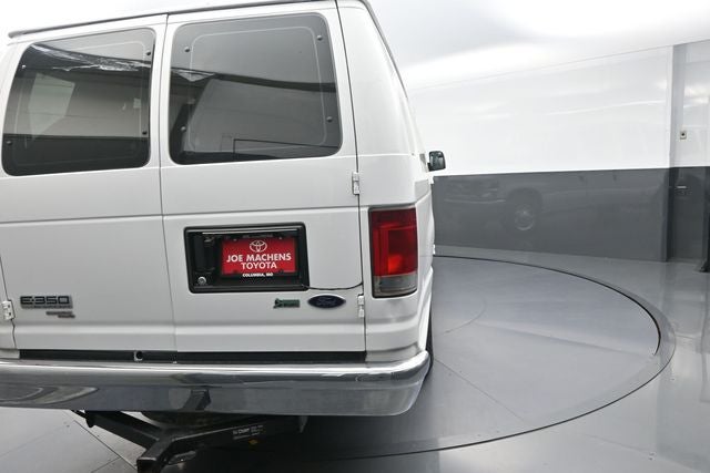 2010 Ford E-350SD XLT