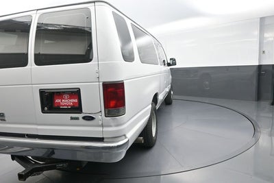 2010 Ford E-350SD XLT