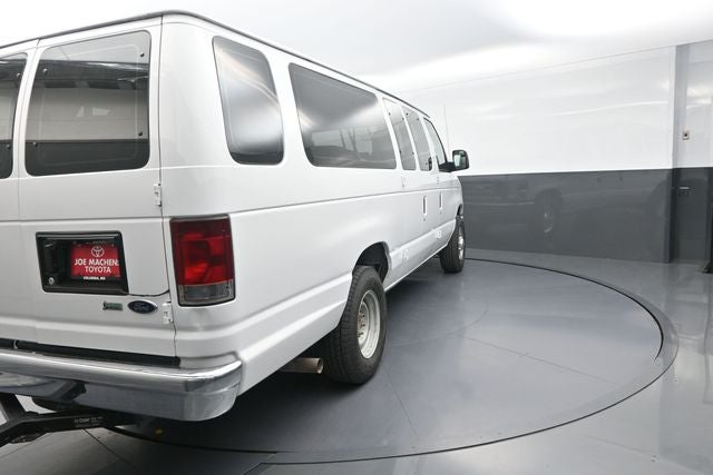 2010 Ford E-350SD XLT