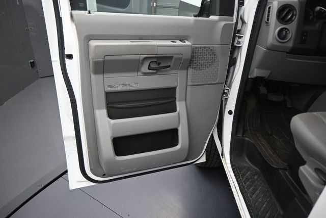 2010 Ford E-350SD XLT