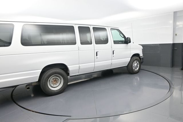 2010 Ford E-350SD XLT