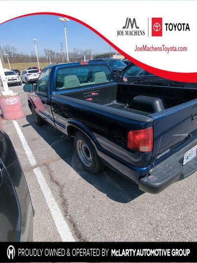 2002 Chevrolet S-10 Base