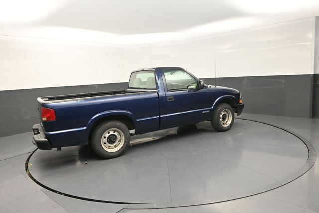 2002 Chevrolet S-10 Base