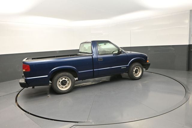 2002 Chevrolet S-10 Base