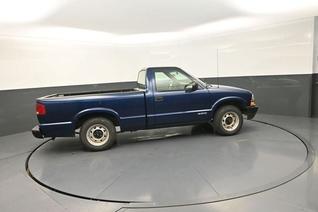 2002 Chevrolet S-10 Base