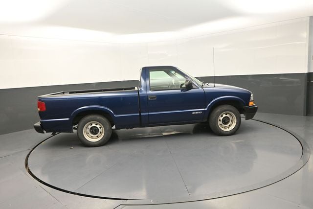 2002 Chevrolet S-10 Base