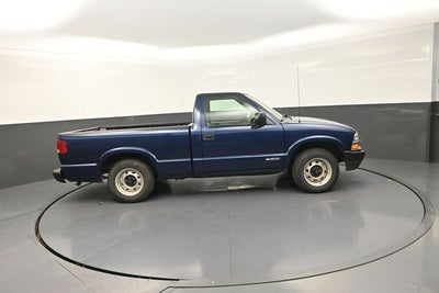 2002 Chevrolet S-10 Base
