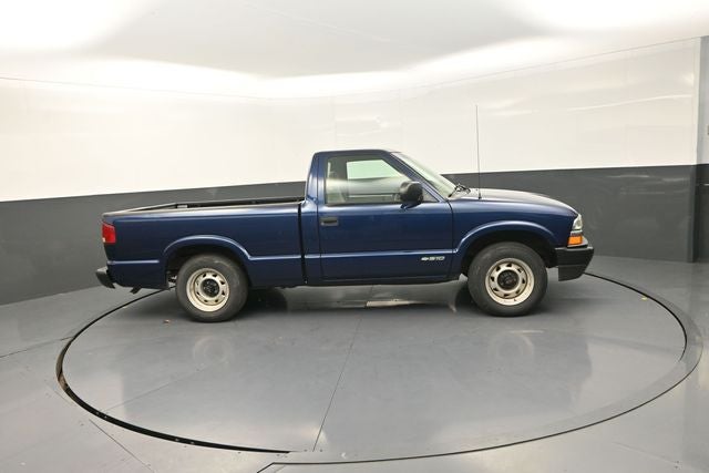 2002 Chevrolet S-10 Base