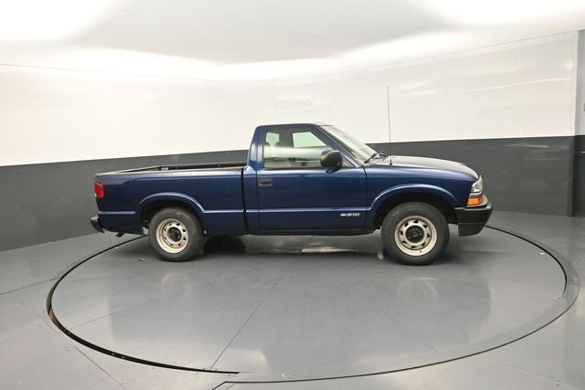 2002 Chevrolet S-10 Base