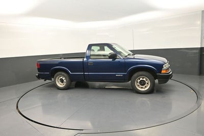 2002 Chevrolet S-10 Base