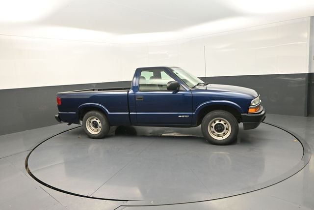 2002 Chevrolet S-10 Base