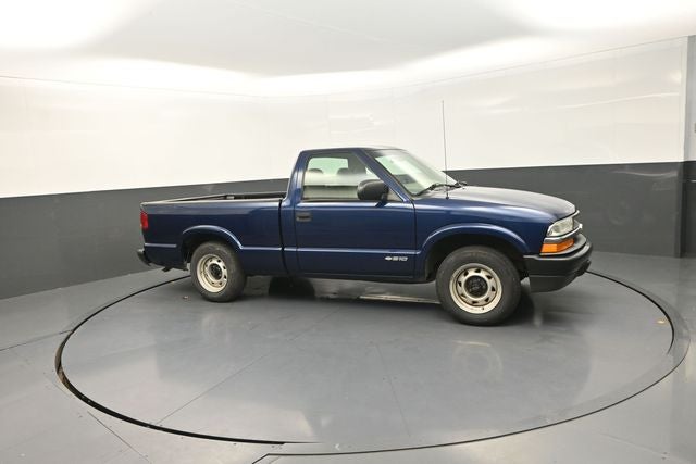 2002 Chevrolet S-10 Base