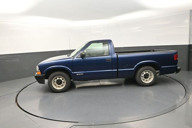2002 Chevrolet S-10 Base