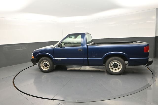 2002 Chevrolet S-10 Base