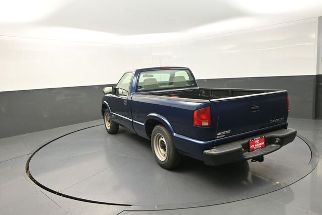 2002 Chevrolet S-10 Base