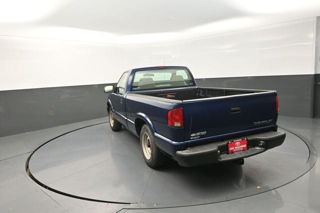 2002 Chevrolet S-10 Base