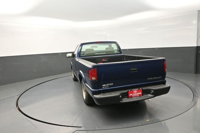 2002 Chevrolet S-10 Base