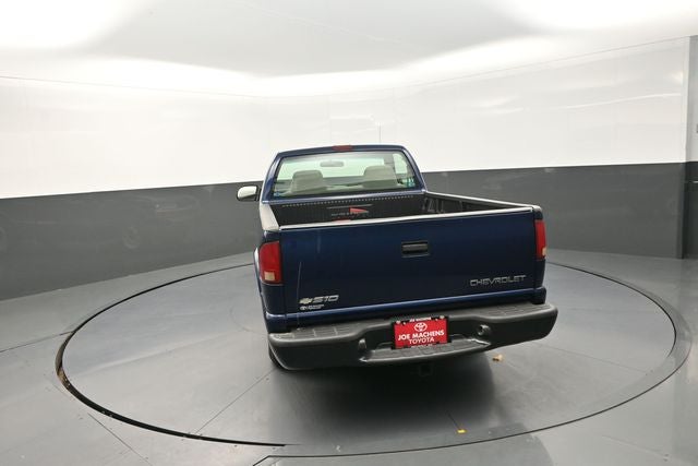 2002 Chevrolet S-10 Base