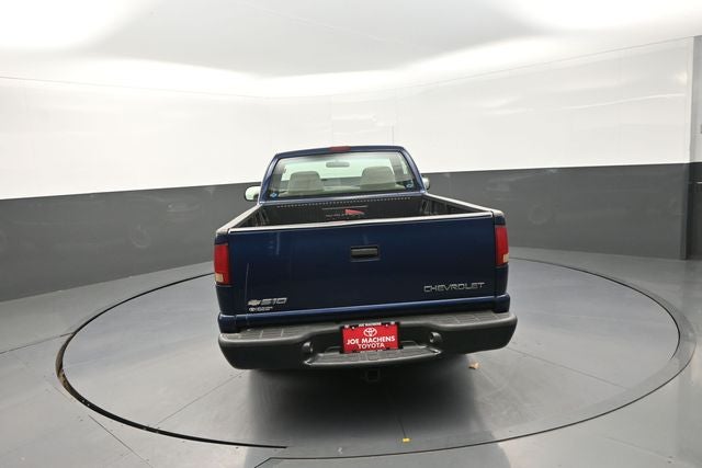 2002 Chevrolet S-10 Base