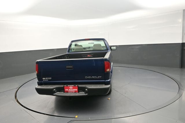 2002 Chevrolet S-10 Base