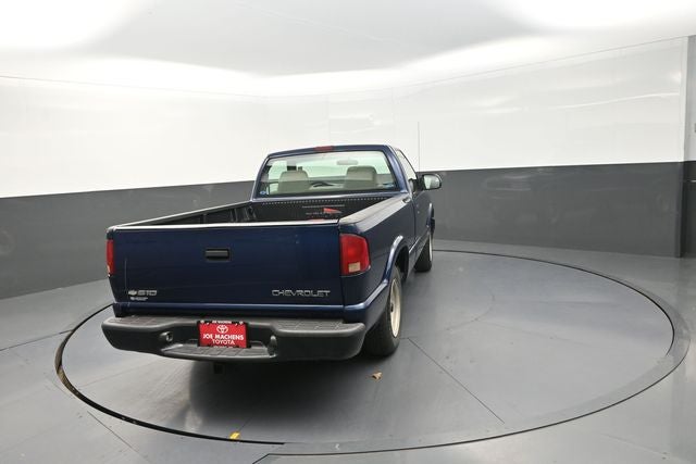 2002 Chevrolet S-10 Base