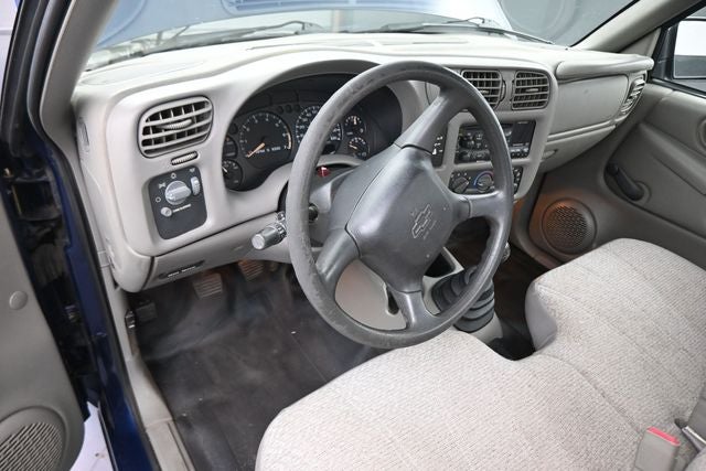 2002 Chevrolet S-10 Base