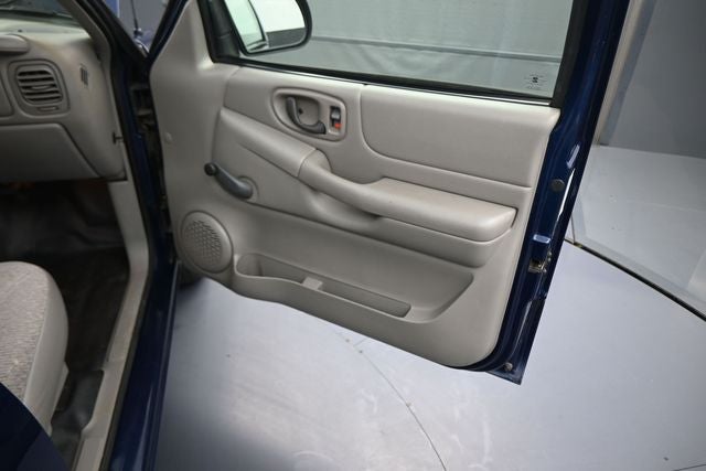 2002 Chevrolet S-10 Base