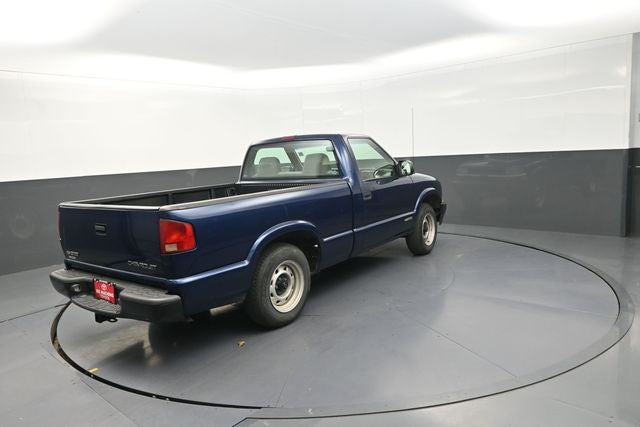 2002 Chevrolet S-10 Base
