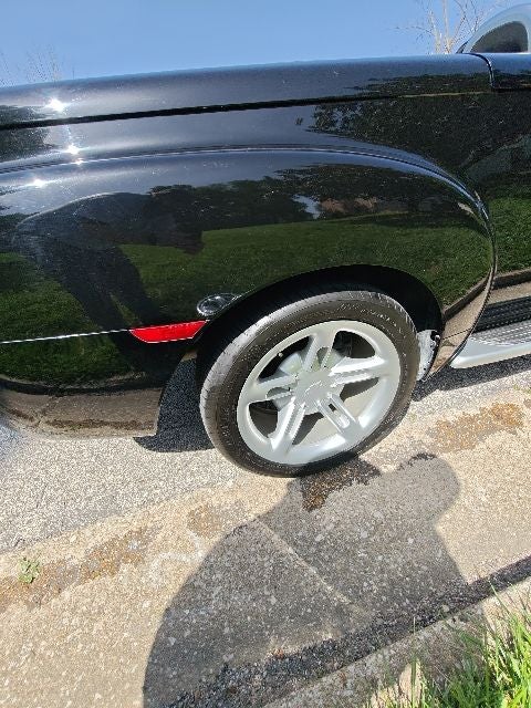 2004 Chevrolet SSR Base