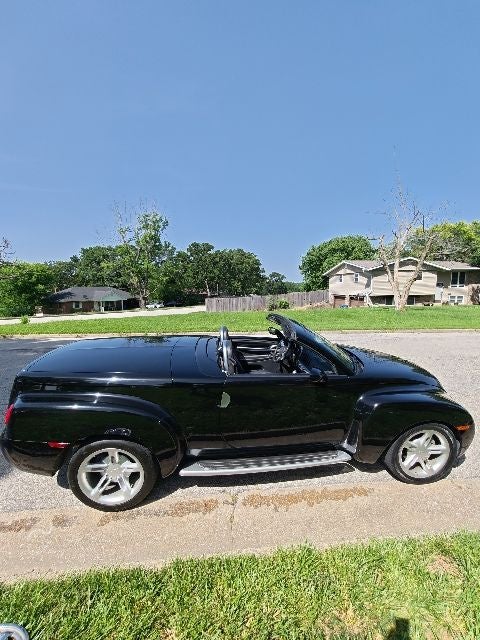 2004 Chevrolet SSR Base