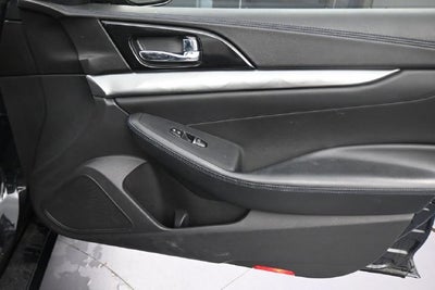 2017 Nissan Maxima SR