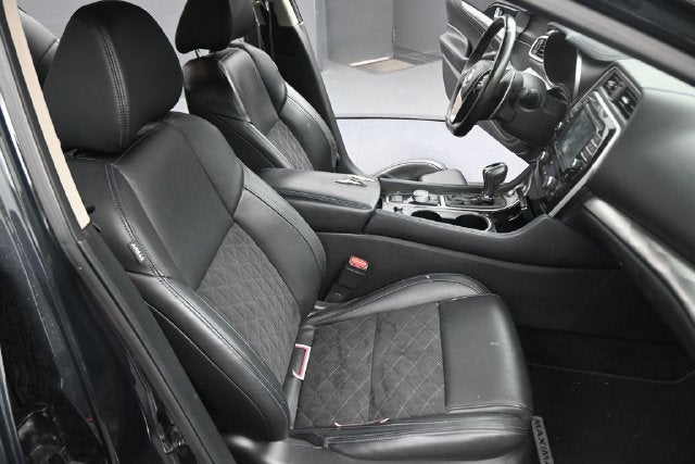 2017 Nissan Maxima SR