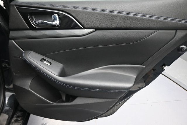 2017 Nissan Maxima SR