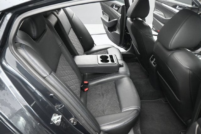 2017 Nissan Maxima SR
